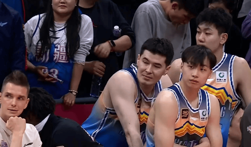 激烈角逐！CBA季后赛争霸战的简单介绍