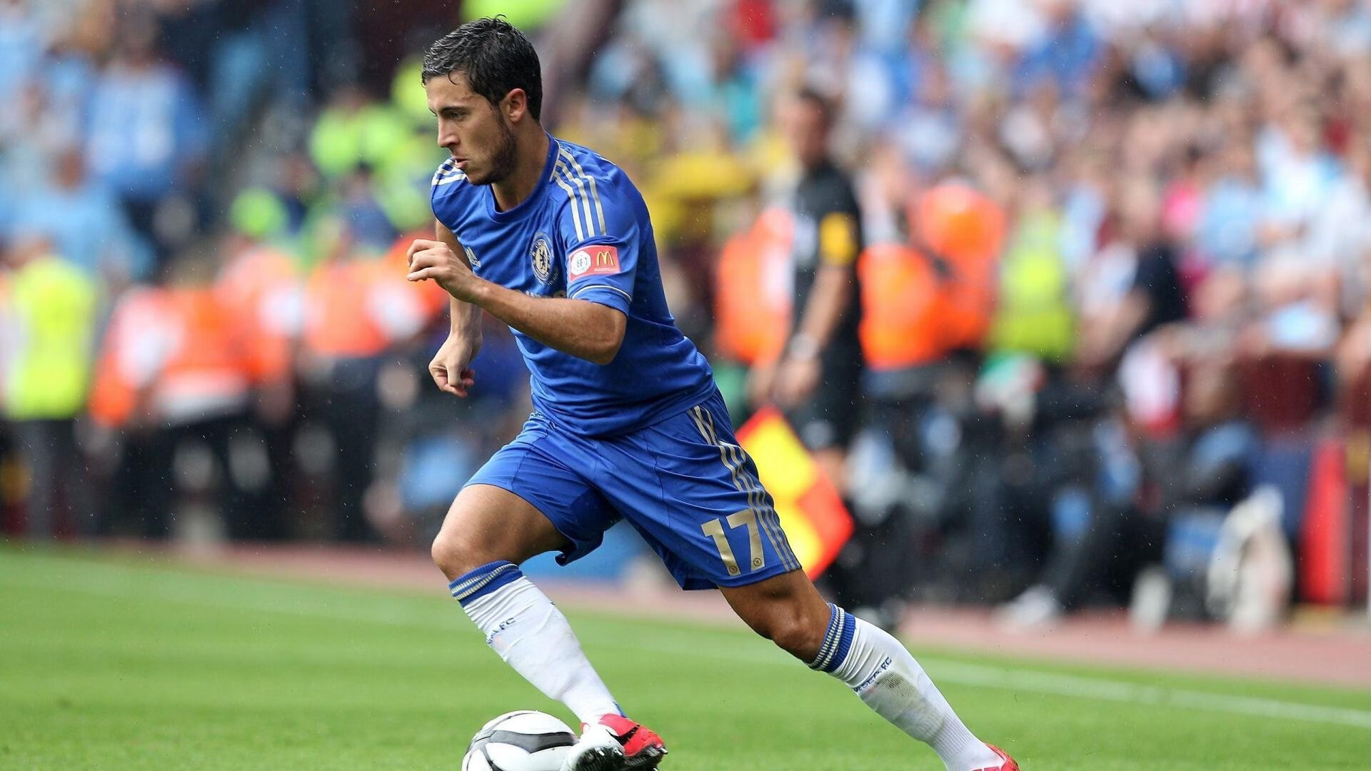 詹姆斯赛后谦逊发言登热搜，费内巴切惊险切尔西引发热议